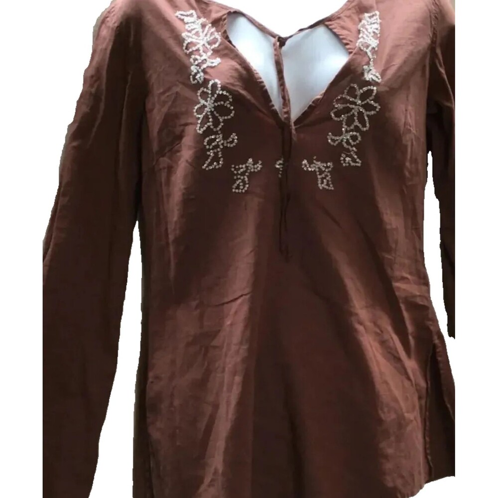 Tunic Top Embellished Beaded Neck-line ,side slits Light Weight Size Small